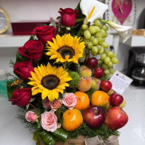 ARREGLO DE FRUTAL COMBINADO DEROSAS Y GIRASOLES