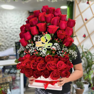 ARREGLO FLORAL EN BASE I