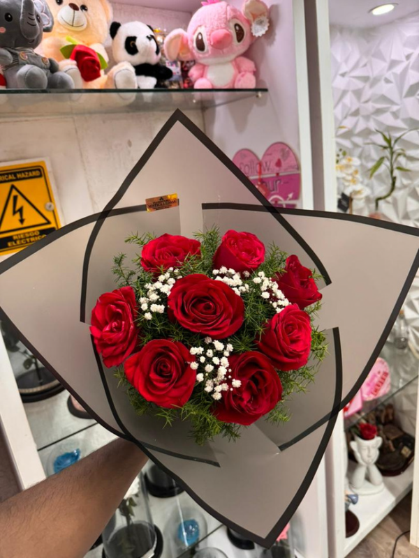 BOUQUET DE 8 ROSAS ROJAS