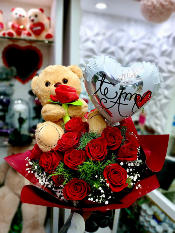 BOUQUET DE ROSAS (No incluye peluche ni globo)