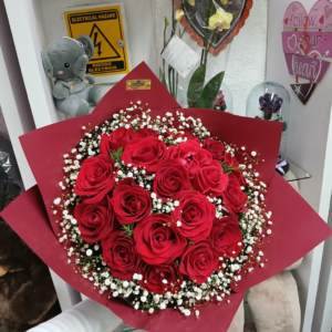 BOUQUET DE ROSA CON GIPSO