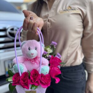 CARTERA CON PELUCHE Y ROSAS